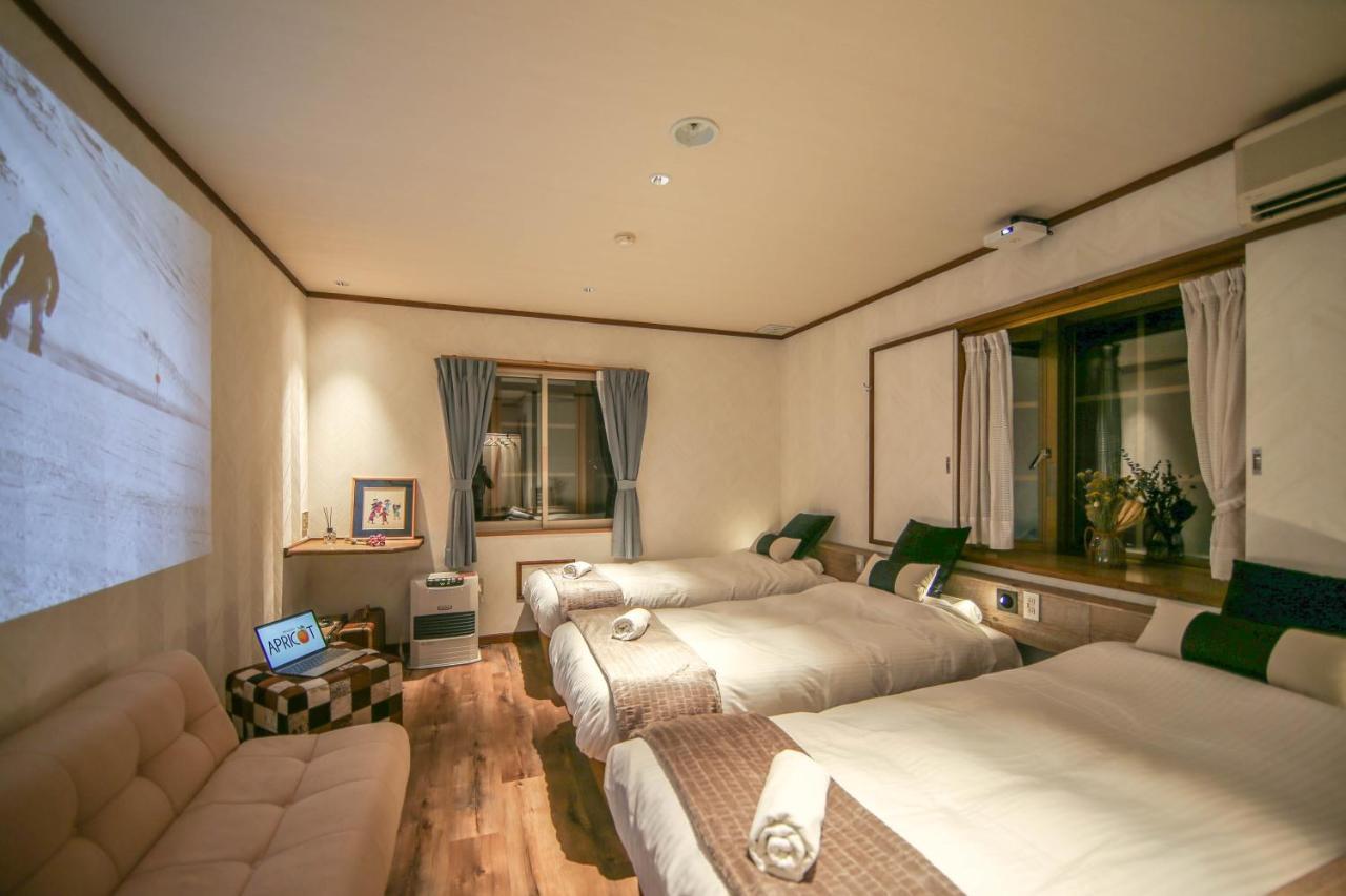 Apricot Pension Hakuba Kültér fotó